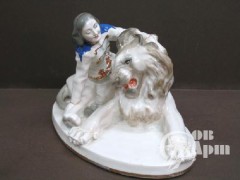 Скульптура "Дрессировщица львов И. Н. Бугримова "